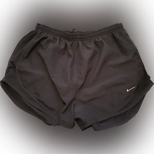 NIKE: shorts